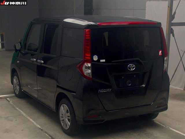 TOYOTA ROOMY 2022