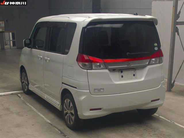 MITSUBISHI DELICA D2 2015