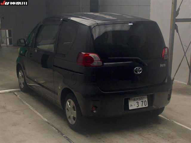 TOYOTA PORTE 2009