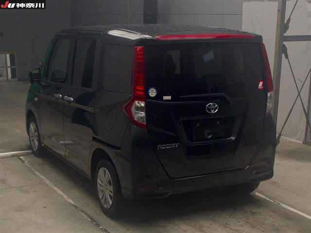 TOYOTA ROOMY 2022