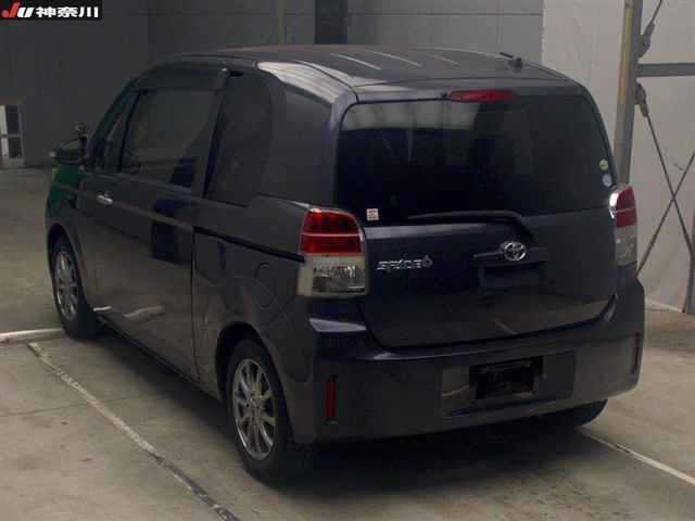 TOYOTA SPADE 2012