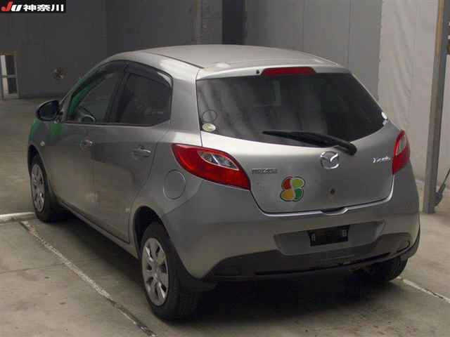 MAZDA DEMIO 2010