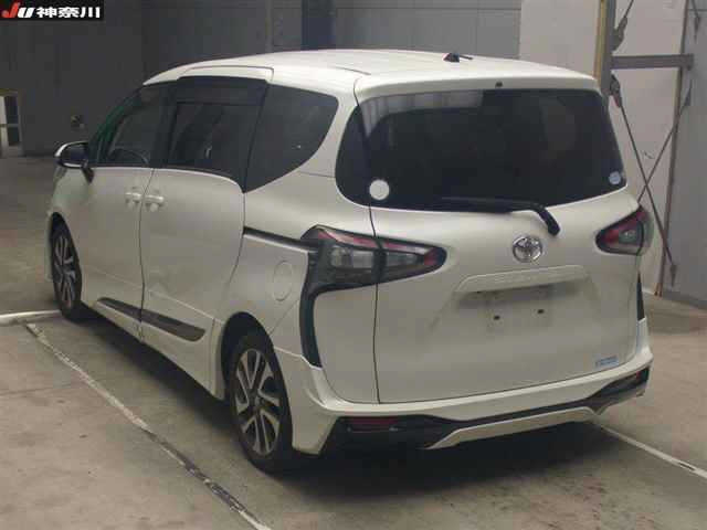 TOYOTA SIENTA 2016