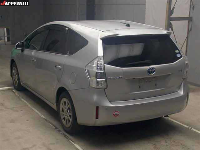 TOYOTA PRIUS ALPHA 2014