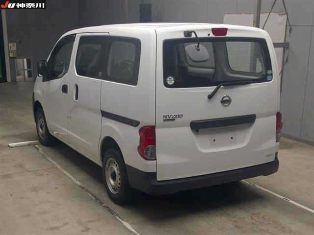 NISSAN NV200 2019