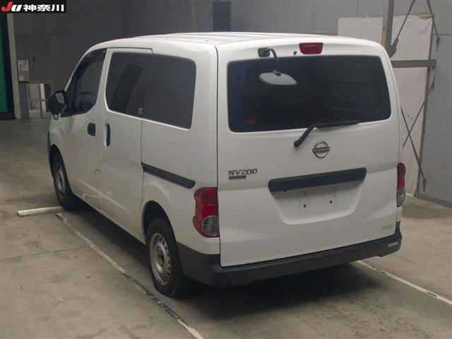 NISSAN NV200 2021