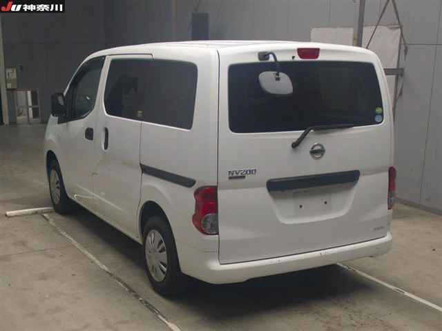 NISSAN NV200 2020