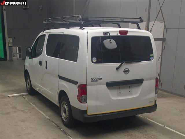 NISSAN NV200 2015