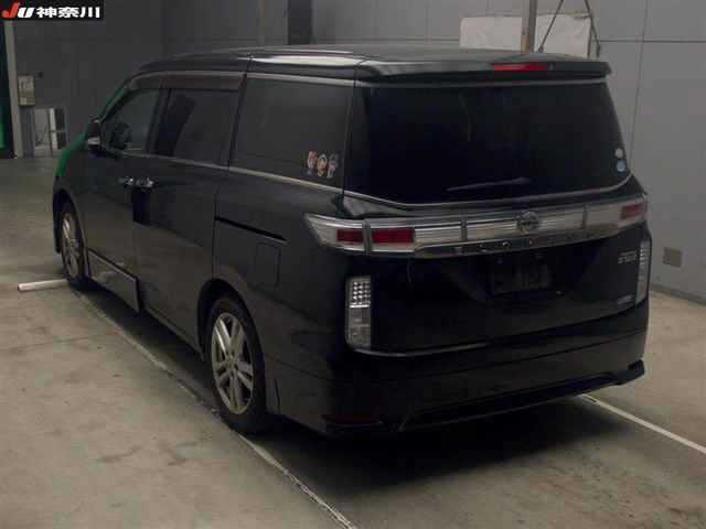 NISSAN ELGRAND 2010