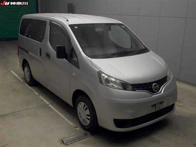 NISSAN NV200 2018