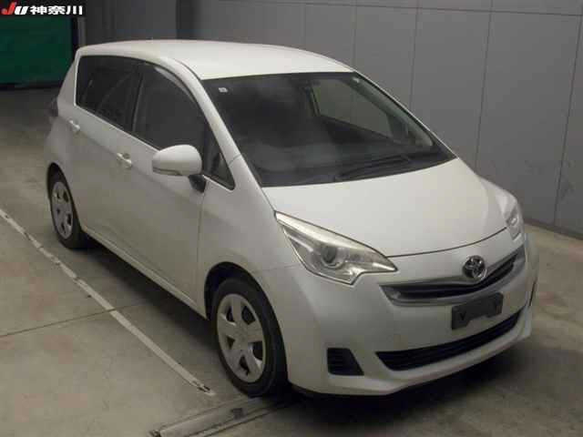 TOYOTA RACTIS 2015