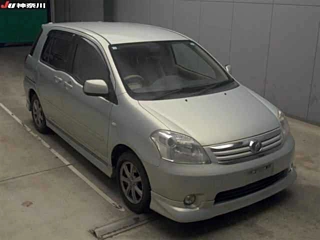 TOYOTA RAUM 2010