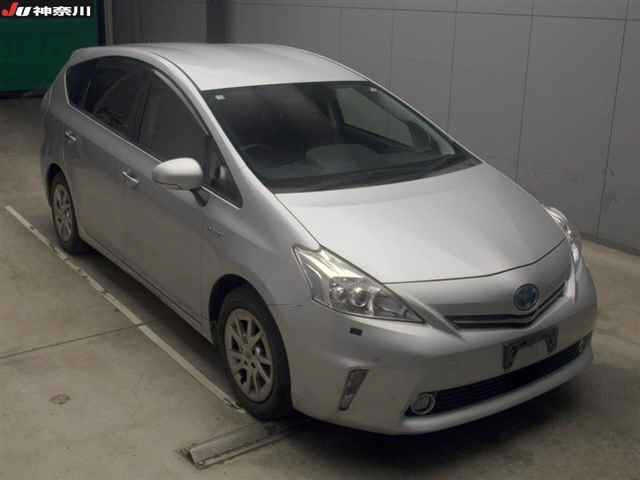 TOYOTA PRIUS ALPHA 2014