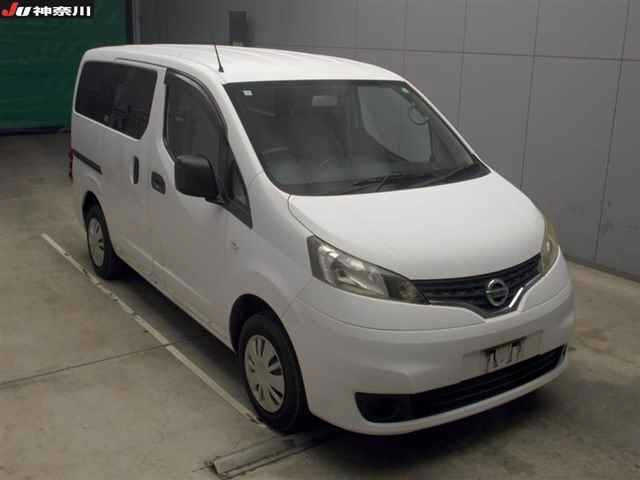 NISSAN NV200 2018