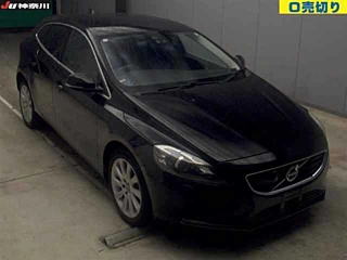 VOLVO V40 2016