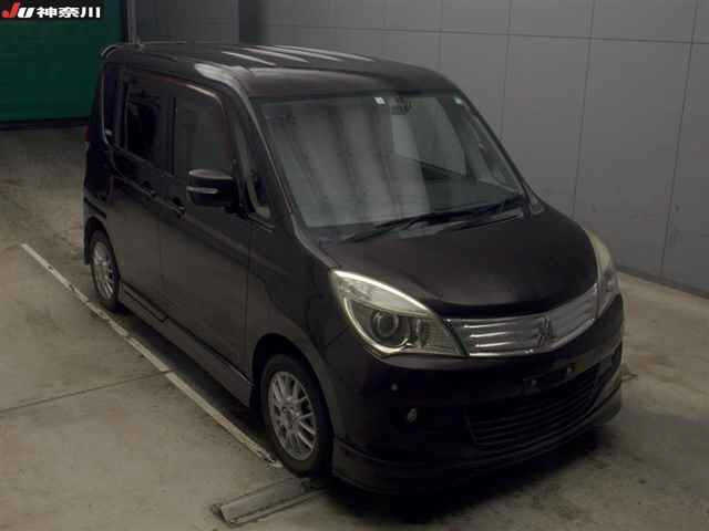 MITSUBISHI DELICA D2 2012