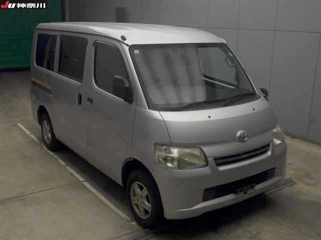 TOYOTA TOWN ACE VAN 2016