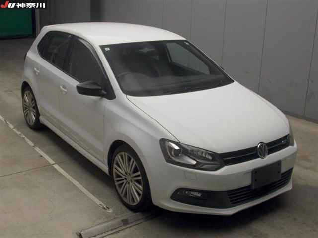 VOLKSWAGEN POLO 2015