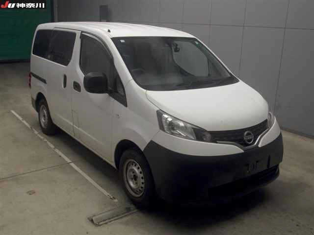 NISSAN NV200 2021
