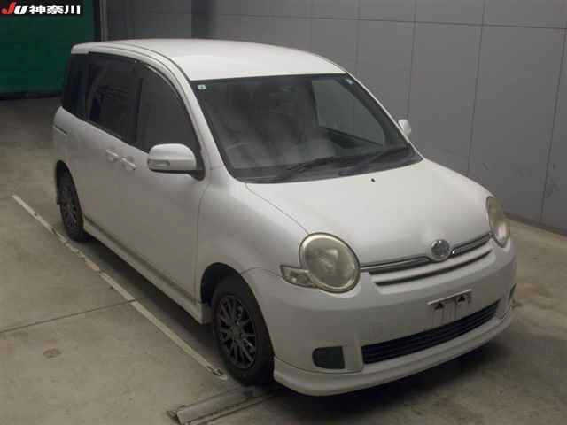 TOYOTA SIENTA 2011