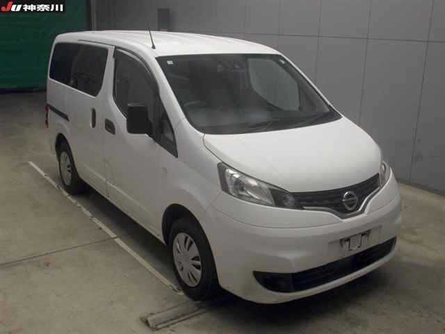 NISSAN NV200 2020