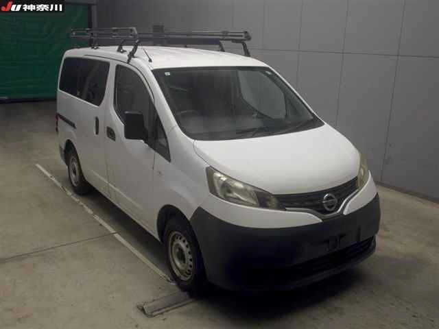 NISSAN NV200 2015