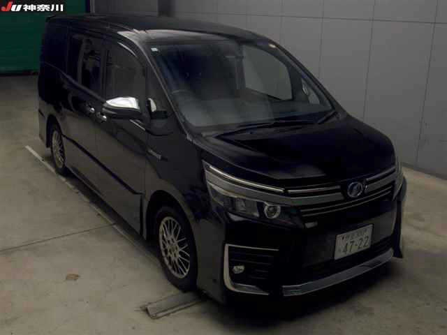 TOYOTA VOXY 2017