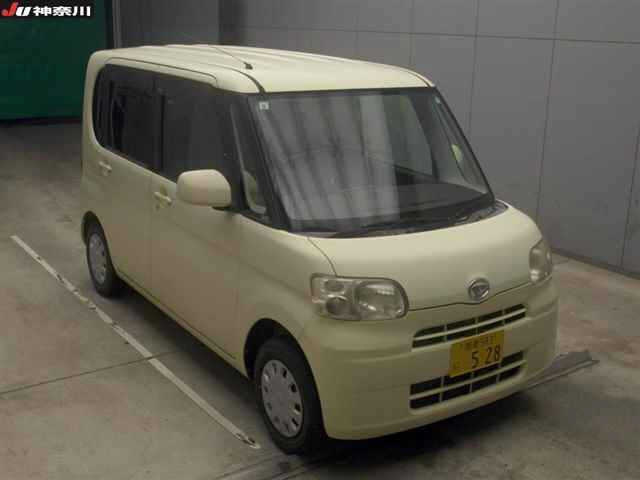 DAIHATSU TANTO 2009