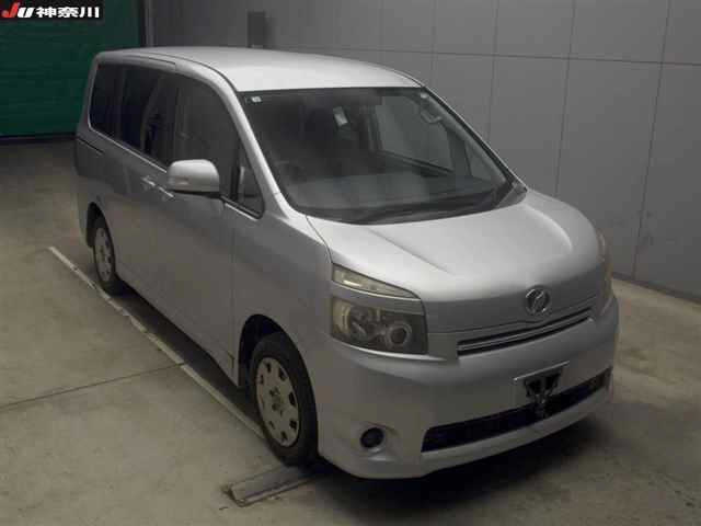 TOYOTA VOXY 2008