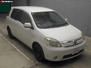 TOYOTA RAUM 2009