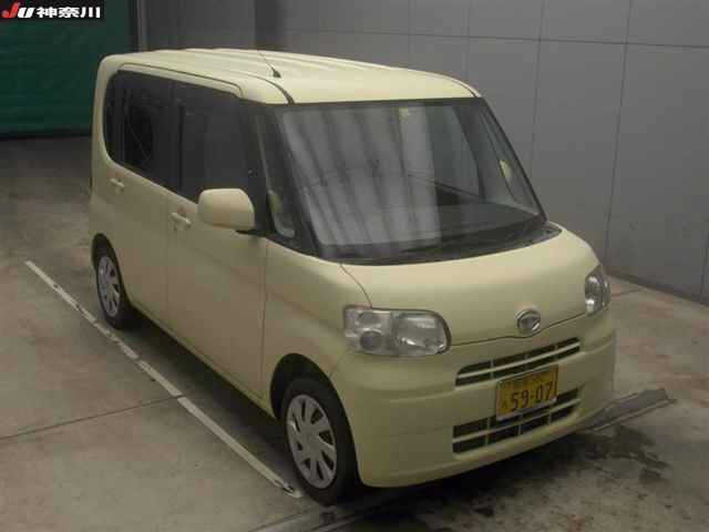 DAIHATSU TANTO 2010