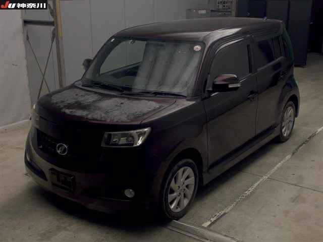 TOYOTA BB 2010
