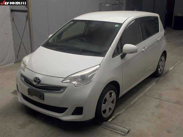 TOYOTA RACTIS 2015