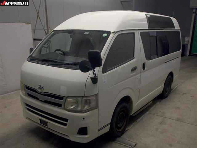 TOYOTA HIACE VAN 2011