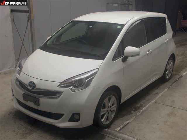 TOYOTA RACTIS 2015