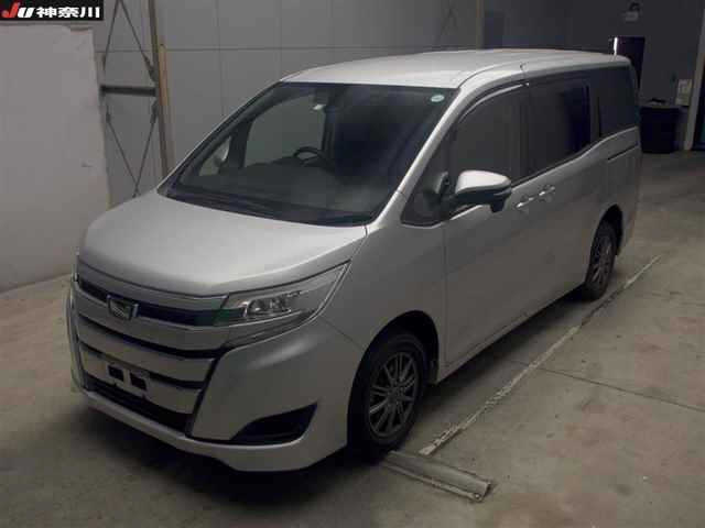 TOYOTA NOAH 2020