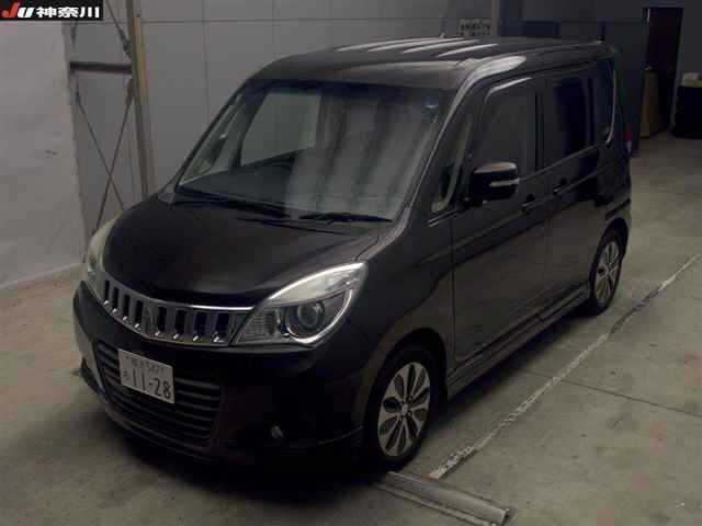 MITSUBISHI DELICA D2 2015