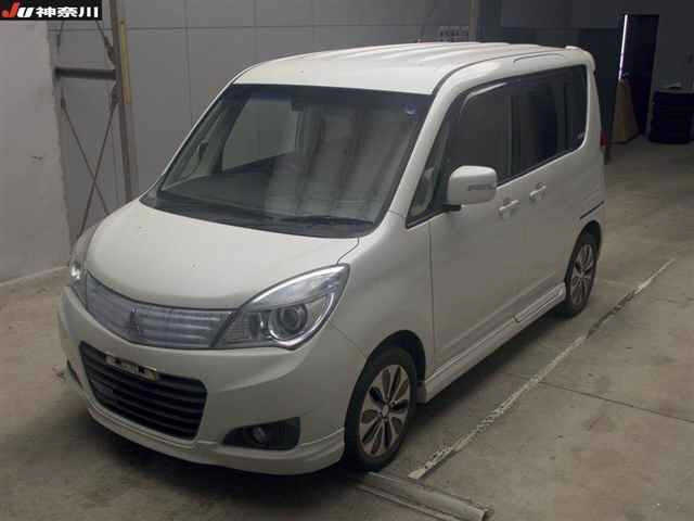 MITSUBISHI DELICA D2 2015