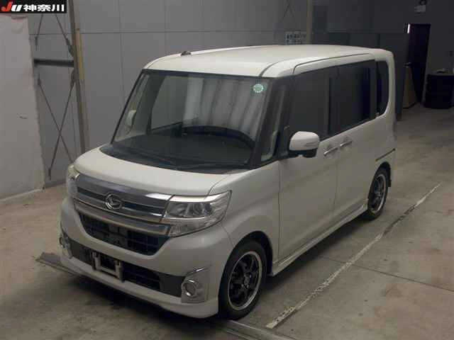 DAIHATSU TANTO 2014