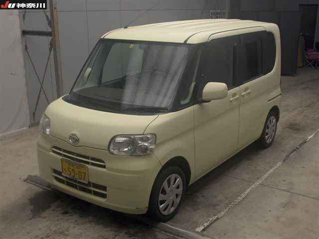 DAIHATSU TANTO 2010