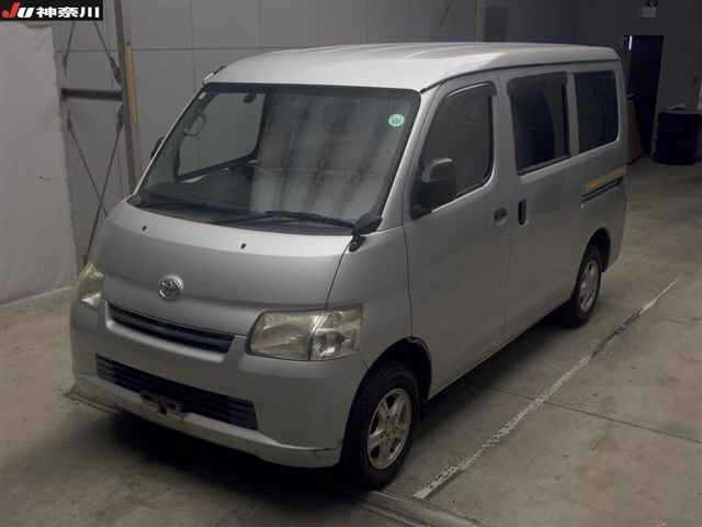 TOYOTA TOWN ACE VAN 2016