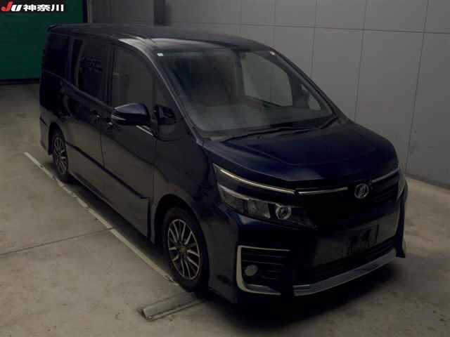 TOYOTA VOXY 2014