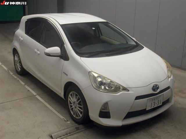 TOYOTA AQUA 2013