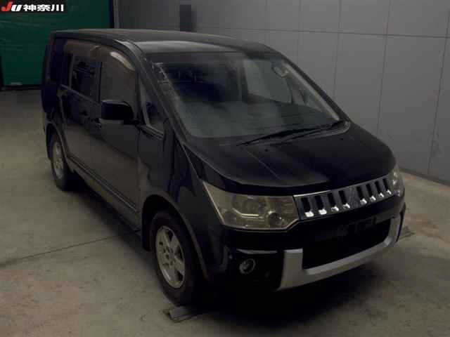 MITSUBISHI DELICA D5 2014