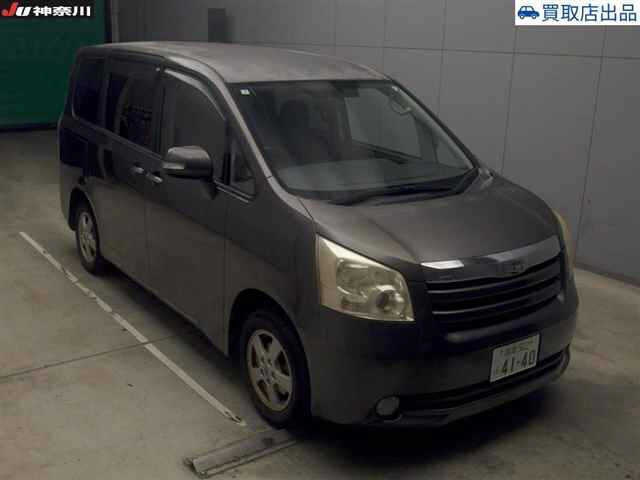TOYOTA NOAH 2009