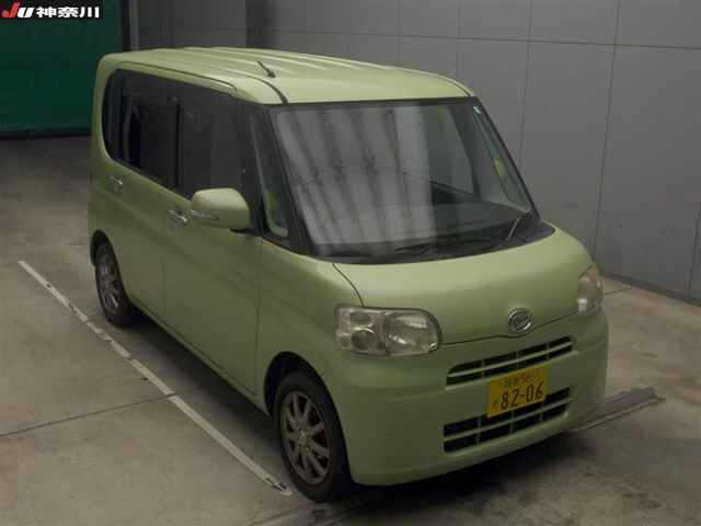 DAIHATSU TANTO 2011