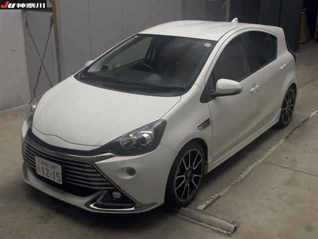 TOYOTA AQUA 2015