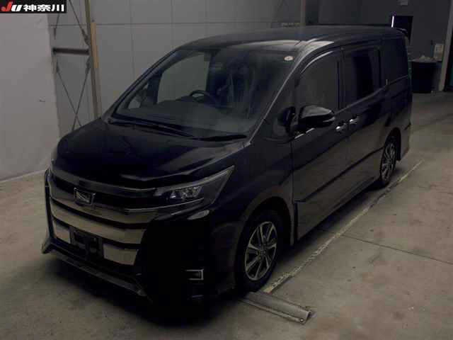 TOYOTA NOAH 2018