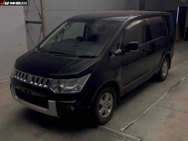 MITSUBISHI DELICA D5 2014