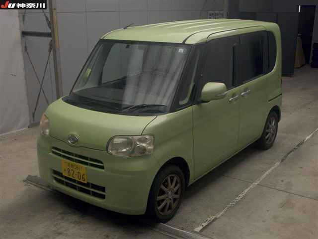 DAIHATSU TANTO 2011